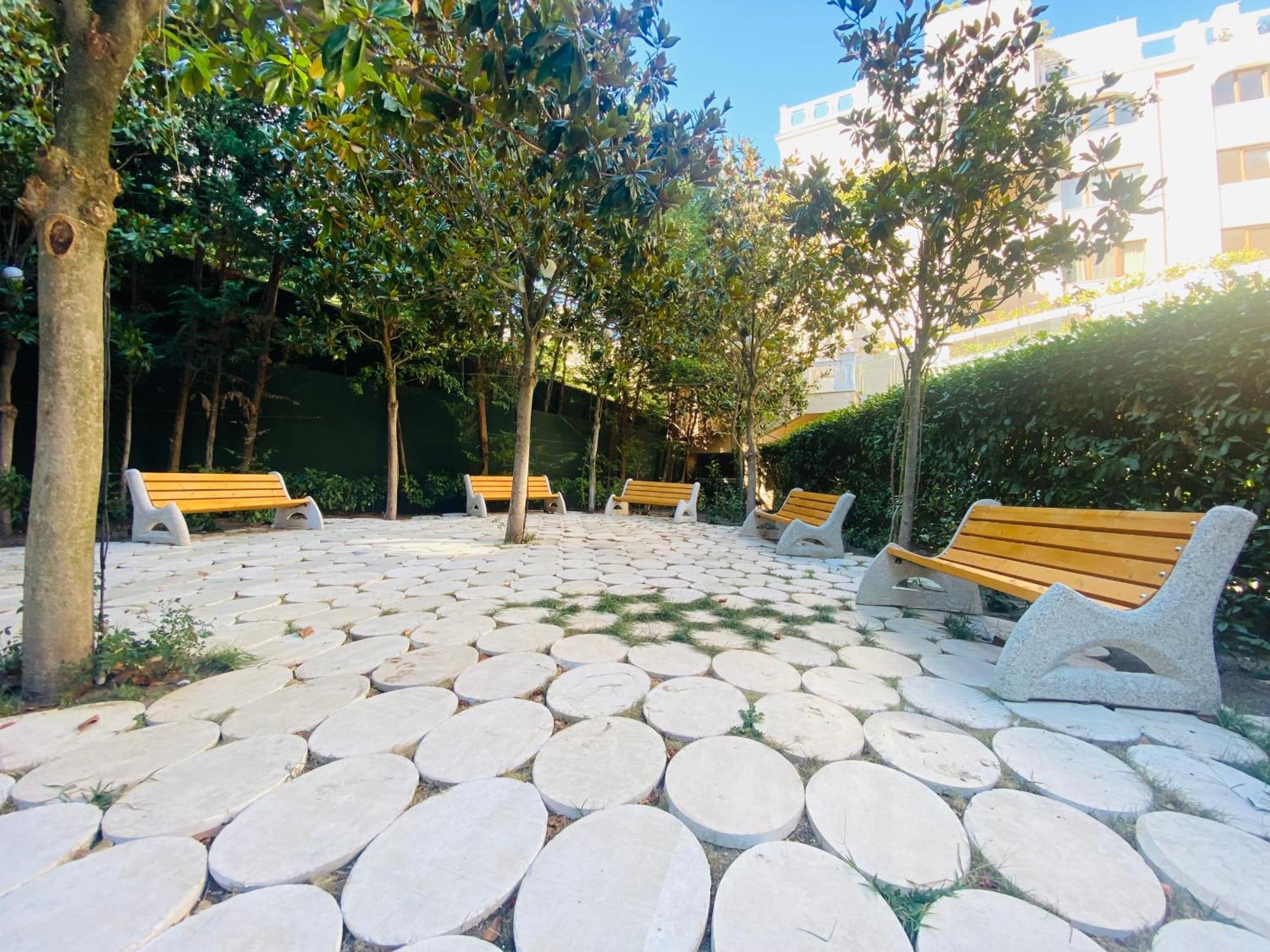 1bd Ap In La Complex Private And Pool Daire *